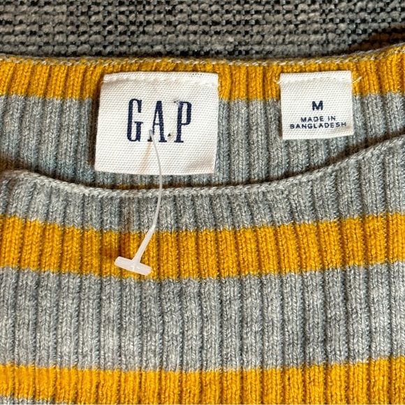 GAP Boatneck Ribbed Gray & Mustard Yellow Knit Sweater Sz M, NWOT - Picture 3 of 8